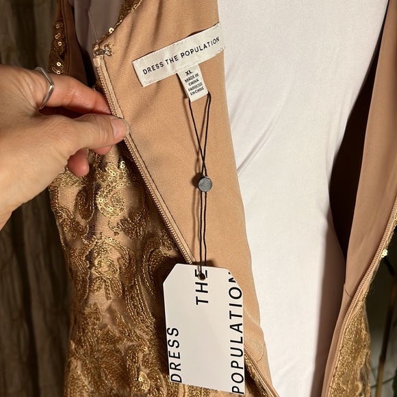 NWT Dress the Population Women's Blair Plunging Fit and Flare Midi Dress - Picture 7 of 8